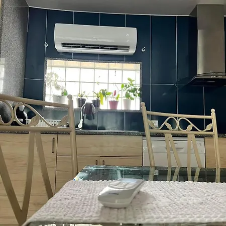 Casinha Bonecas - Casa Com Piscina Privada