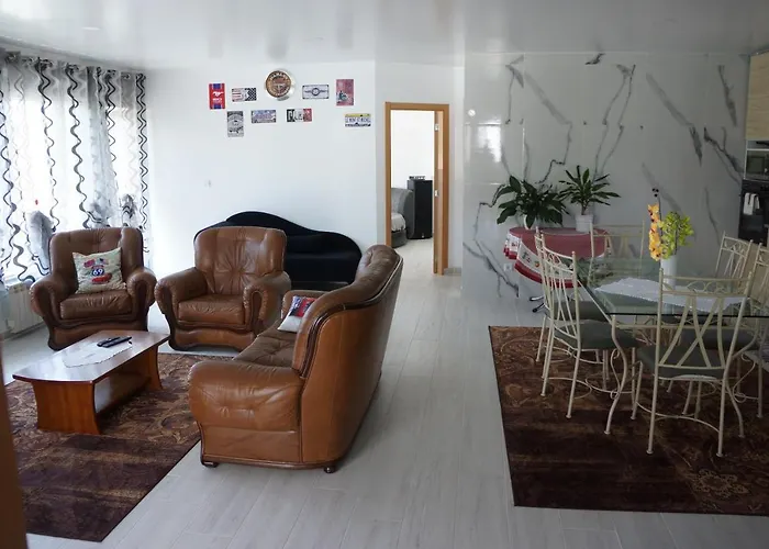 Casinha Bonecas - Casa Com Piscina Privada *