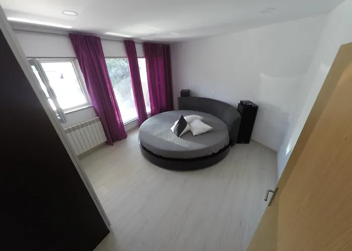 Casinha Bonecas - Casa Com Piscina Privada Ferienhaus