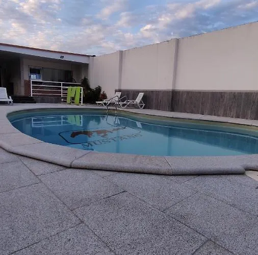Casinha Bonecas - Casa Com Piscina Privada