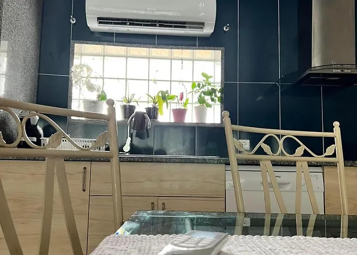 Casinha Bonecas - Casa Com Piscina Privada